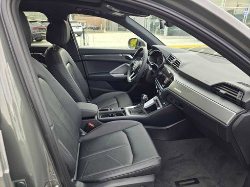 New 2025 Audi Q3 2.0T Premium image 11