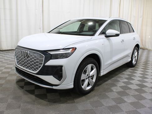 Used 2024 Audi Q4 e-tron Premium Plus image 31