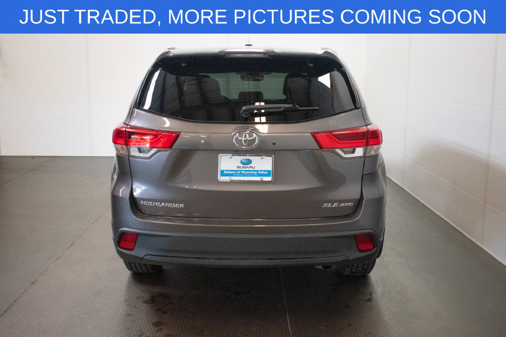 Used 2017 Toyota Highlander XLE AWD/4WD image 5