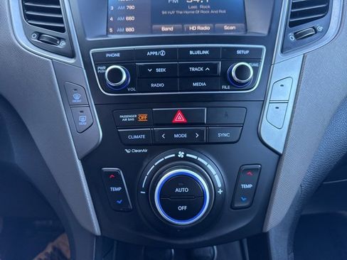 Used 2017 Hyundai Santa Fe Sport image 13