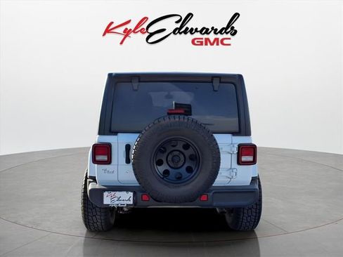 Used 2020 Jeep Wrangler Unlimited Sahara image 6