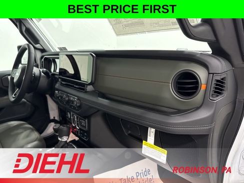 New 2026 Jeep Gladiator Mojave image 15