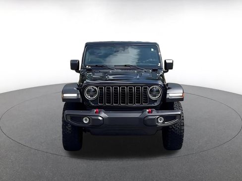 Used 2025 Jeep Wrangler Unlimited Rubicon AWD/4WD image 3