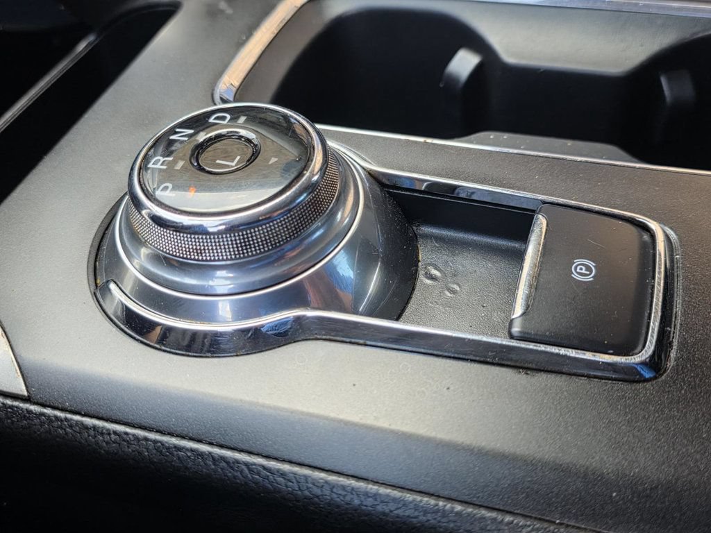 Used 2020 Ford Fusion SE FWD image 24