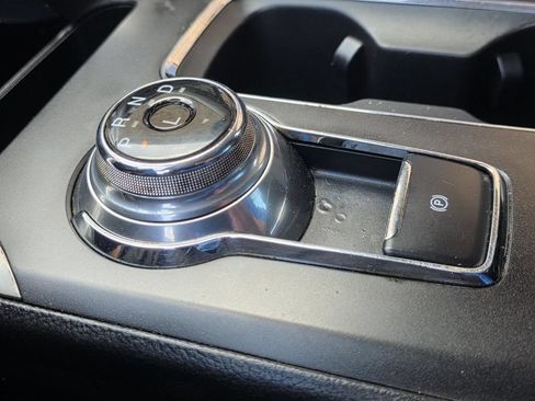 Used 2020 Ford Fusion SE FWD image 24