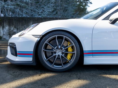 Certified 2016 Porsche Cayman GT4 image 13