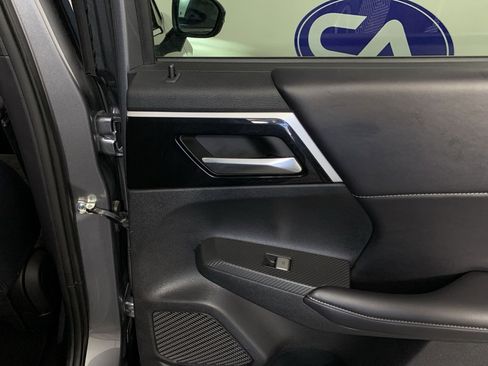 Used 2024 Mitsubishi Outlander SE image 38