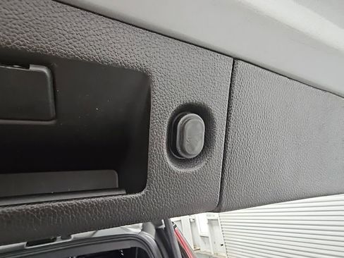 Used 2019 Cadillac Escalade ESV Platinum image 39