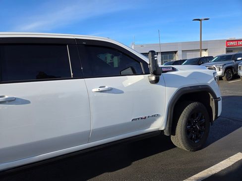 Used 2025 GMC Sierra 2500 AT4 w/ AT4 Premium Plus Package image 10