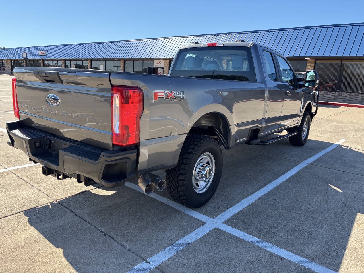 Used 2024 Ford F350 XL w/ FX4 Off-Road Package AWD/4WD image 3