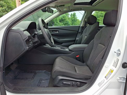 Used 2023 Honda Accord EX image 13
