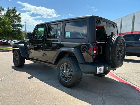 Used 2025 Jeep Wrangler Unlimited Sport AWD/4WD image 8