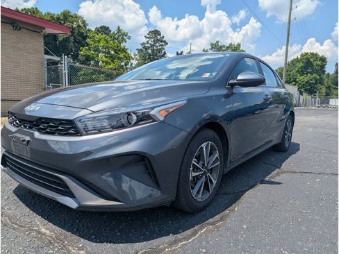 Used 2024 Kia Forte LXS FWD image 7