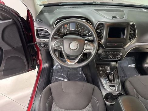 Used 2019 Jeep Cherokee Latitude w/ Popular Appearance Group image 14