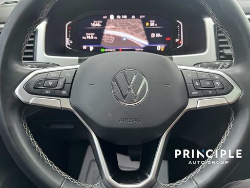 Used 2022 Volkswagen Atlas SEL AWD/4WD image 18