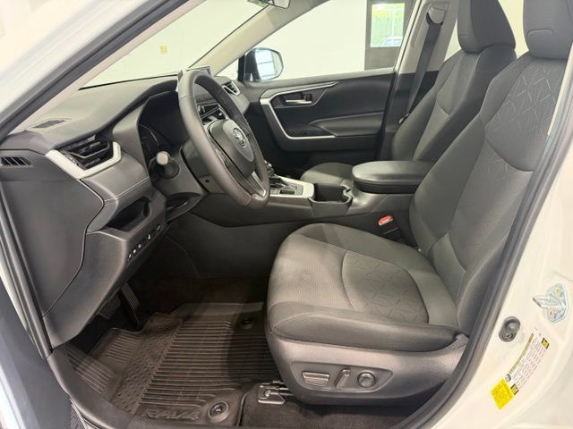Used 2024 Toyota RAV4 XLE w/ Convenience Package AWD/4WD image 10