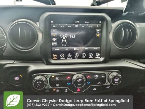 Used 2023 Jeep Gladiator Willys image 24