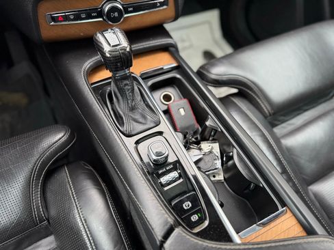 Used 2016 Volvo XC90 T6 Inscription w/ Vision Package image 30