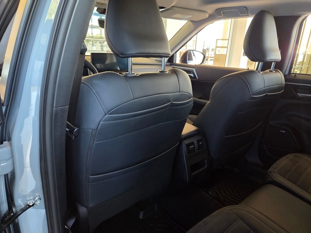 Used 2026 Mitsubishi Outlander LE AWD/4WD image 21