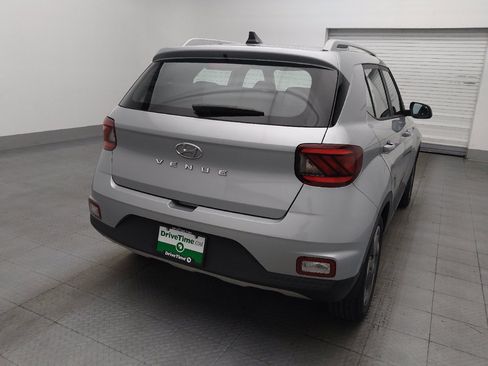 Used 2022 Hyundai Venue SEL FWD image 7