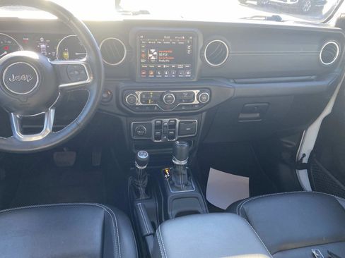 Certified 2023 Jeep Wrangler Sahara w/ Cold Weather Group image 19