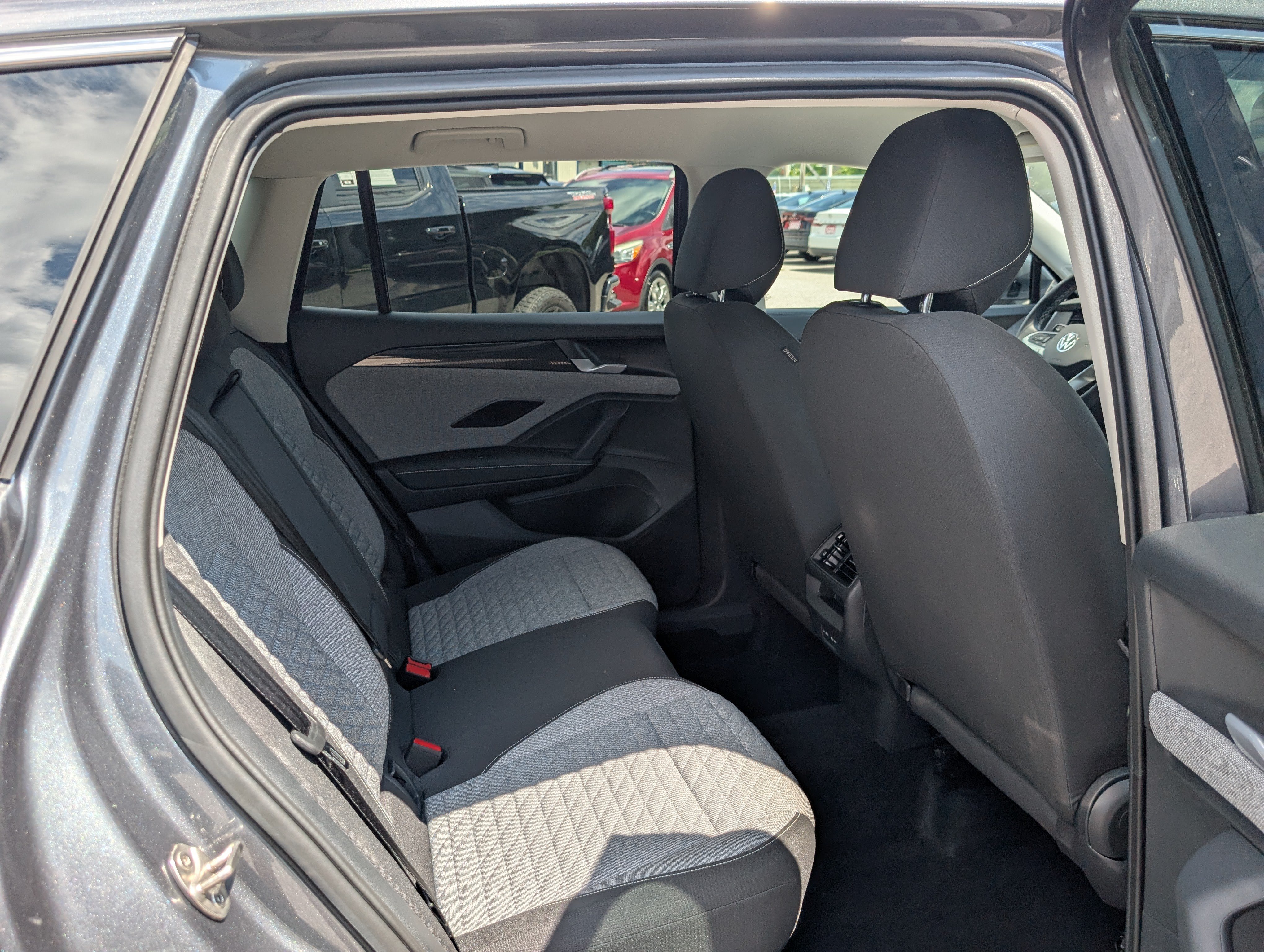 Used 2025 Volkswagen Tiguan S AWD/4WD image 11