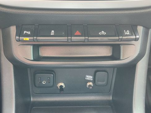 Used 2022 Chevrolet Colorado LT w/ Fleet Safety Package AWD/4WD image 19