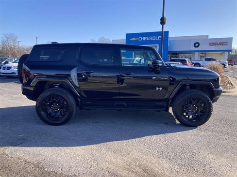 New 2026 GMC Hummer EV SUV image 2