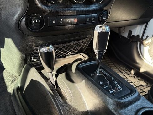 Used 2018 Jeep Wrangler Unlimited Willys Wheeler image 26