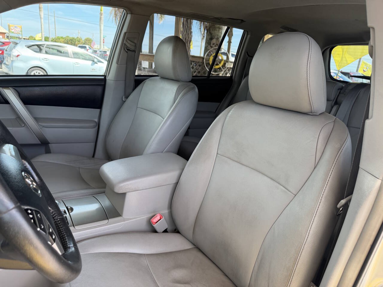 Used 2012 Toyota Highlander SE AWD/4WD image 13
