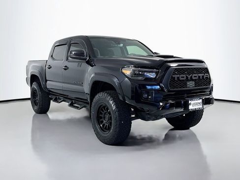 Used 2019 Toyota Tacoma SR5 RWD image 3