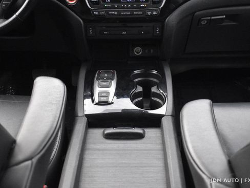Used 2016 Honda Pilot Touring image 28