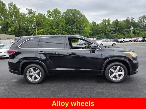Used 2015 Toyota Highlander Plus FWD image 10
