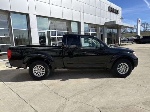 Used 2017 Nissan Frontier SV image 10