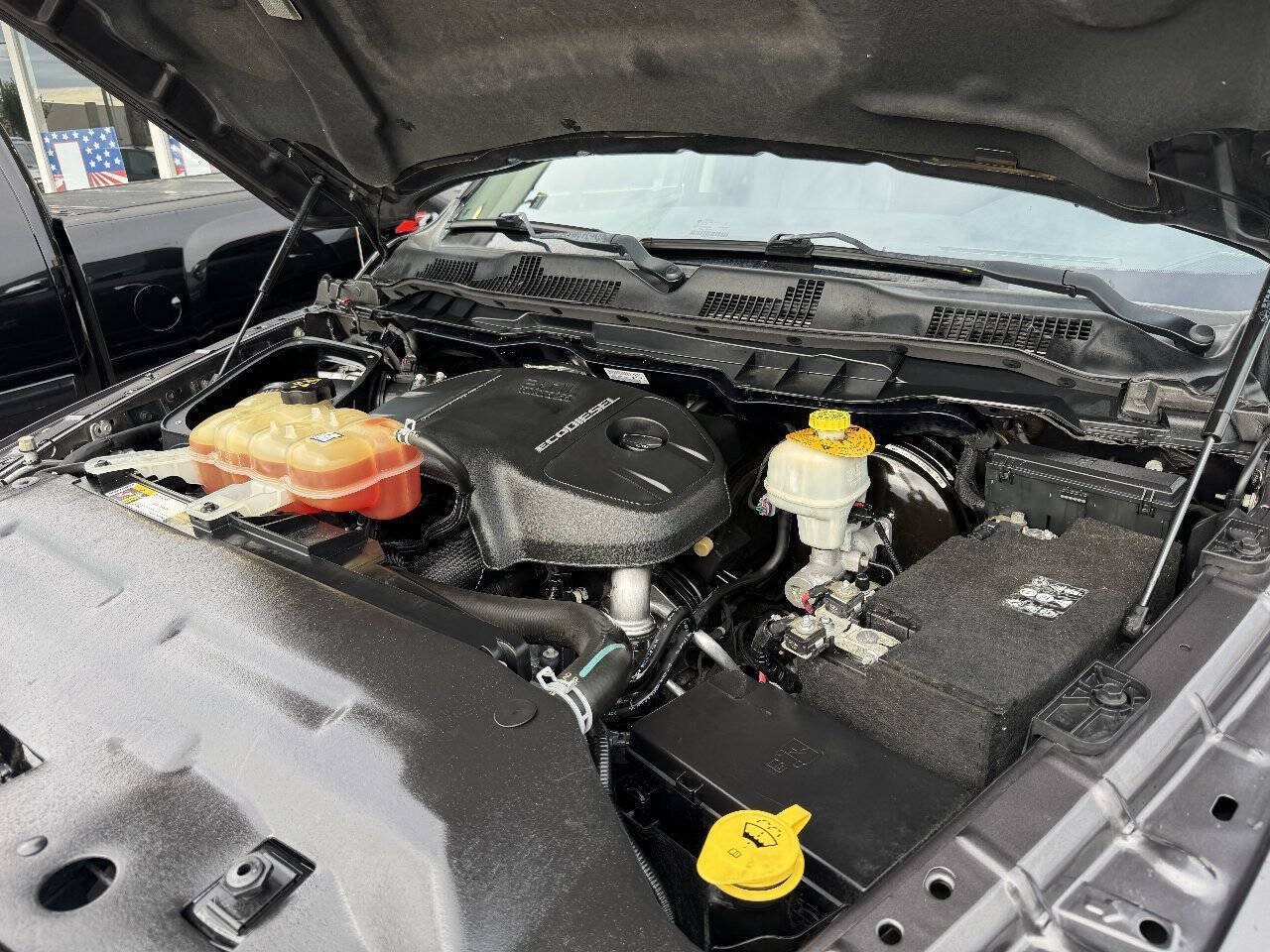 Used 2015 RAM 1500 Laramie AWD/4WD image 13