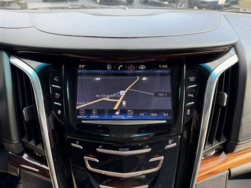Used 2015 Cadillac Escalade ESV 4WD image 27