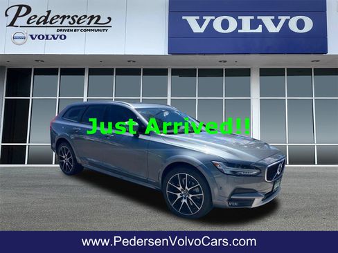 Used 2018 Volvo V90 T6 Cross Country w/ Convenience Package AWD/4WD image 1
