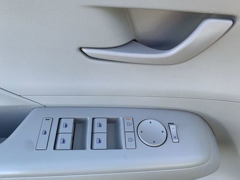 Used 2024 Hyundai Kona SEL image 13