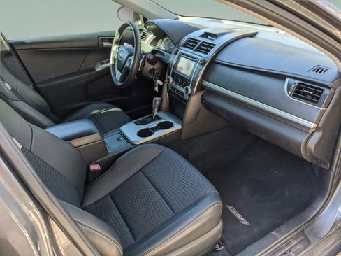 Used 2012 Toyota Camry SE image 19