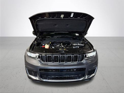 Used 2022 Jeep Grand Cherokee L Limited w/ Luxury Tech Group II AWD/4WD image 23