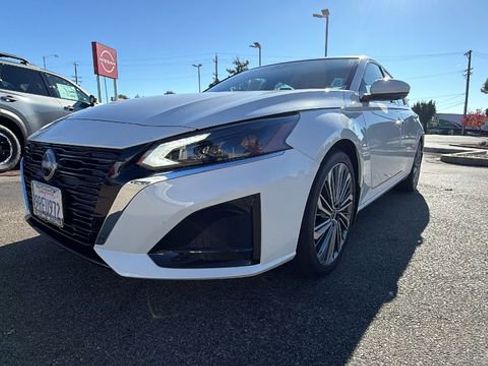 Used 2025 Nissan Altima 2.5 SL image 9