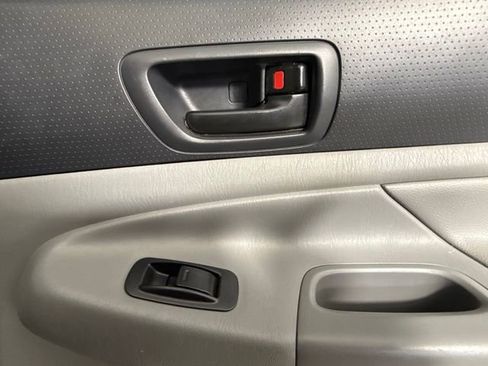 Used 2015 Toyota Tacoma PreRunner image 27