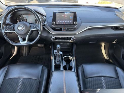 Used 2023 Nissan Altima 2.5 SR image 2