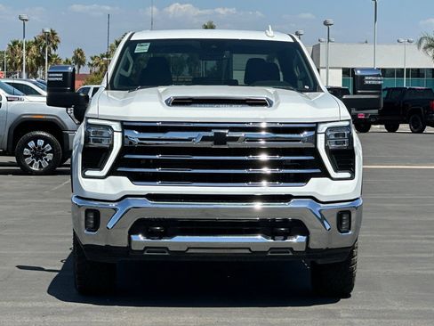 Used 2025 Chevrolet Silverado 2500 LTZ w/ LTZ Convenience Package AWD/4WD image 10