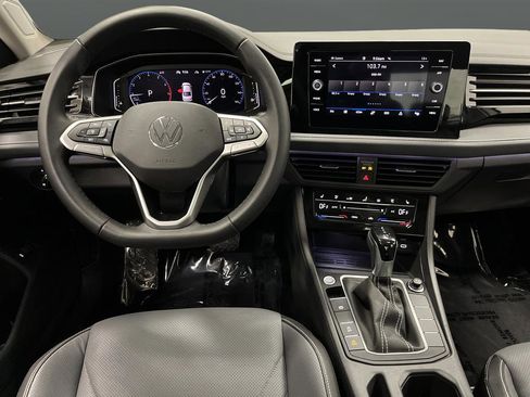 Used 2025 Volkswagen Jetta SEL image 5