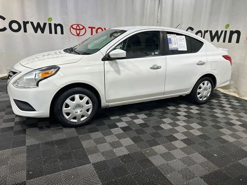 Used 2018 Nissan Versa SV FWD image 4