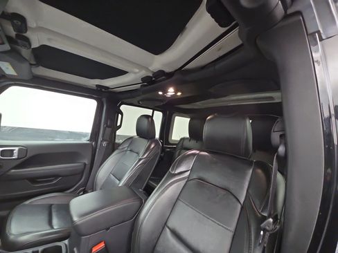 Used 2022 Jeep Wrangler Unlimited Sahara image 71