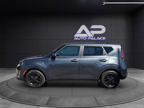 Used 2023 Kia Soul LX w/ Option Group 015 FWD image 7