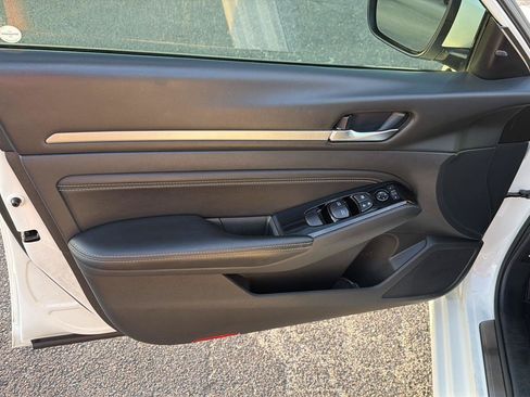 Used 2021 Nissan Altima 2.5 SL FWD image 16