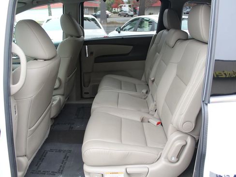 Used 2015 Honda Odyssey Touring Elite image 23